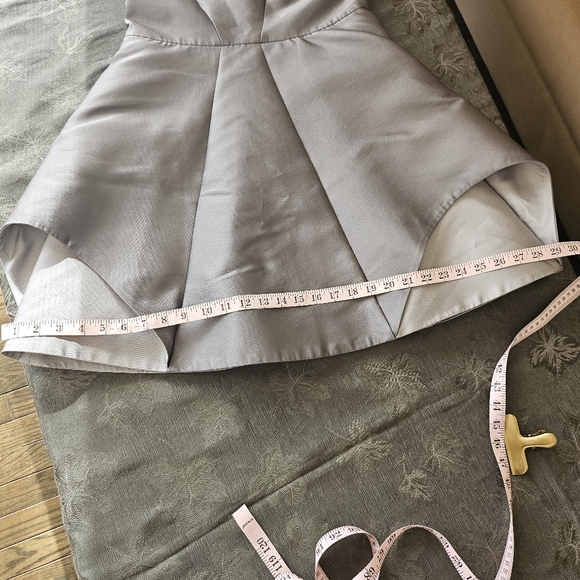 Used Like New Halston Heritage Size 4 Dress - Picture 9 of 13